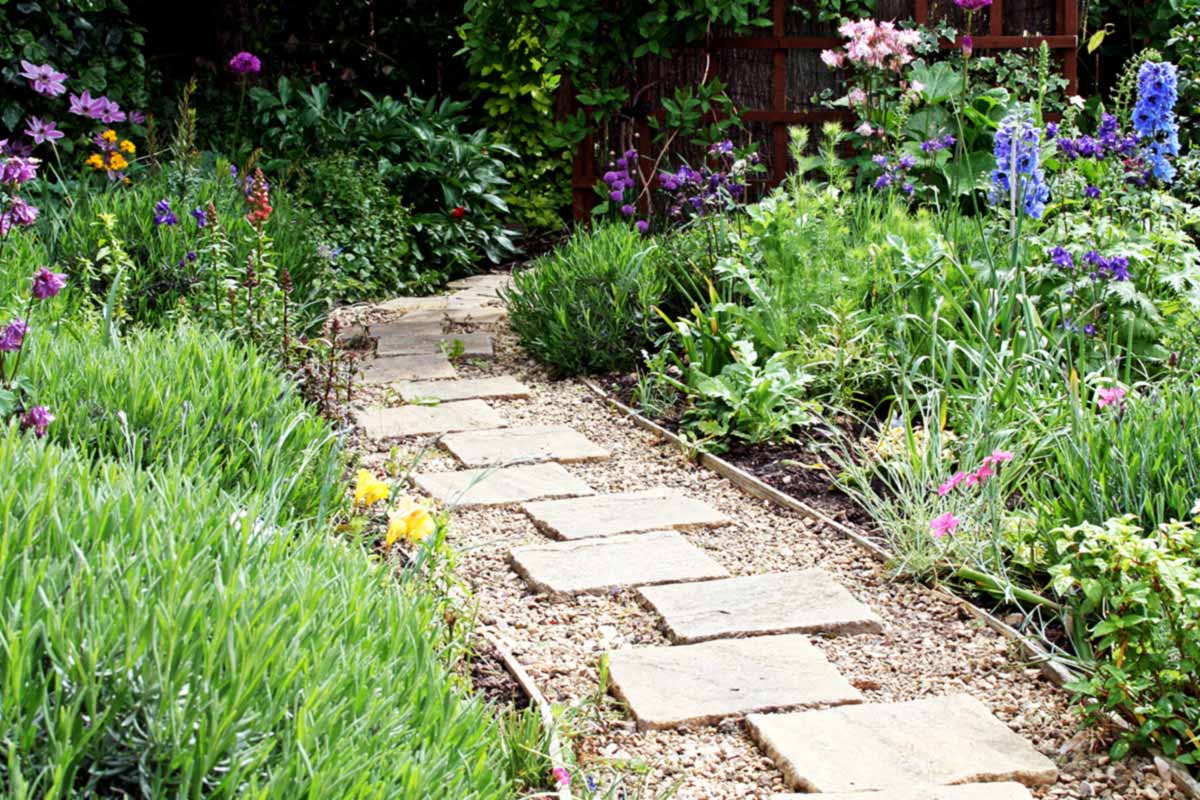 So gestalten Sie Ihren Garten ohne Rasen